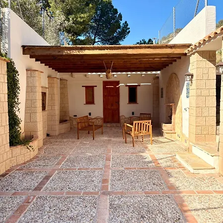 The Retreat * Las Enzebres